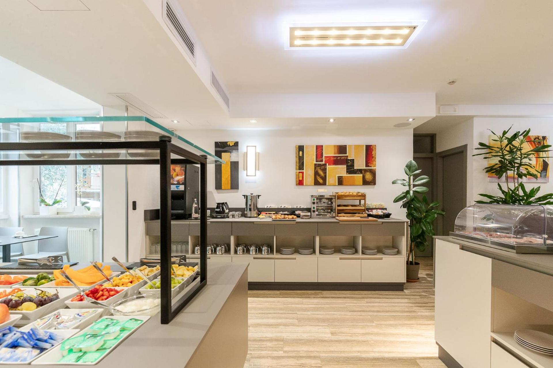 Hotel Garni Ischia Малчезине Екстериор снимка
