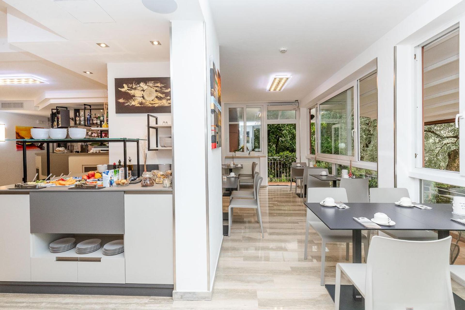 Hotel Garni Ischia Малчезине Екстериор снимка
