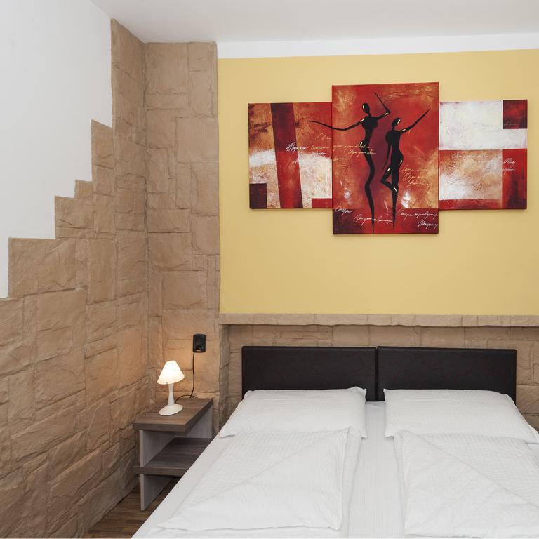 Hotel Garni Ischia Малчезине Стая снимка