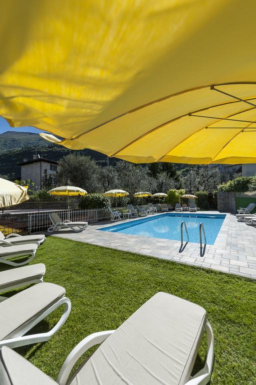 Hotel Garni Ischia Малчезине Екстериор снимка